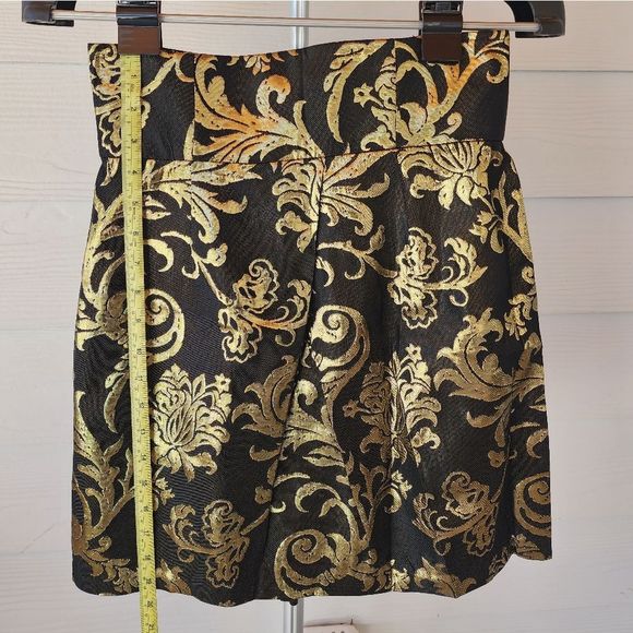 Black and Gold Metallic skirt Sz 2 By ABS Allen Schwartz - Picture 2 of 8